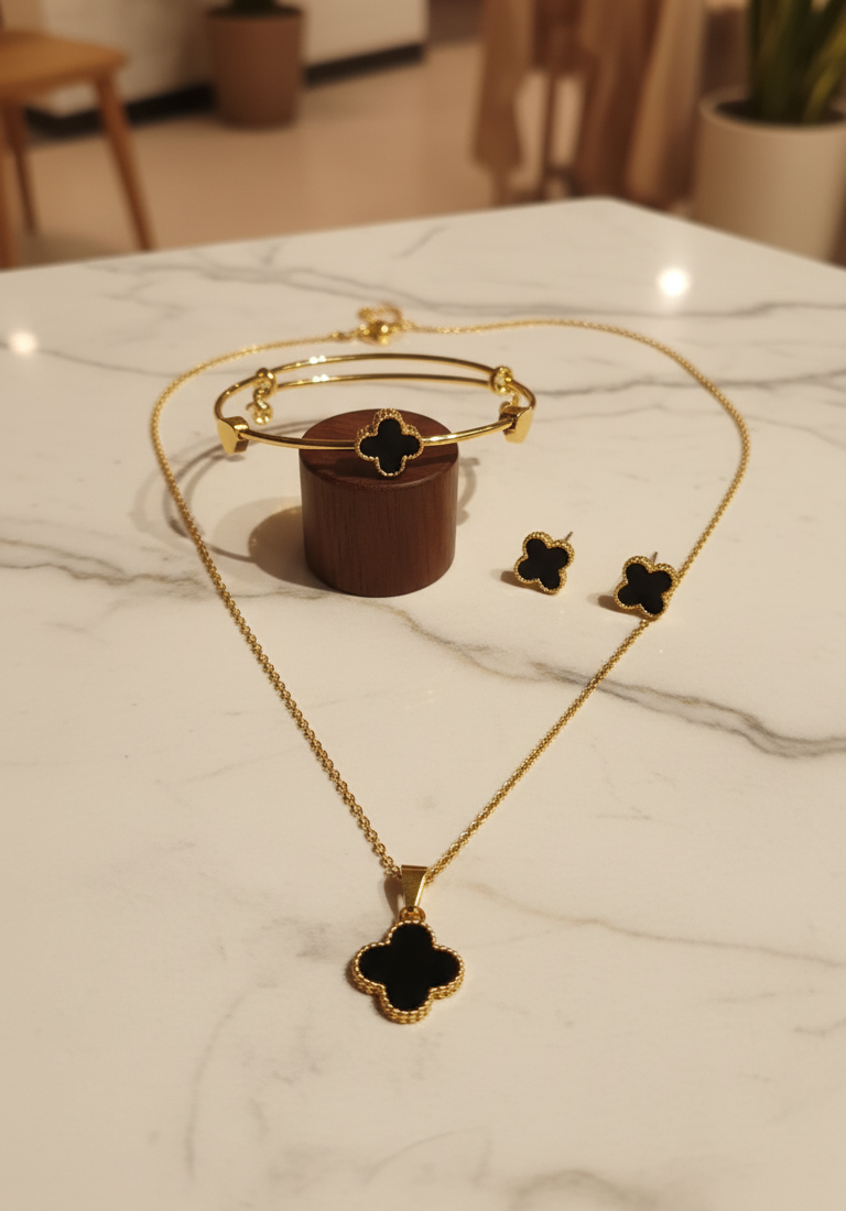 Elegant Black Clover Jewellery Set – Necklace, Bracelet & Earrings