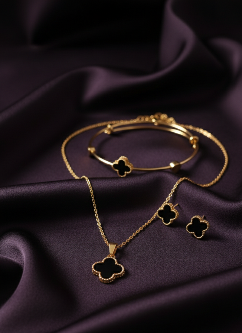 Elegant Black Clover Jewellery Set – Necklace, Bracelet & Earrings